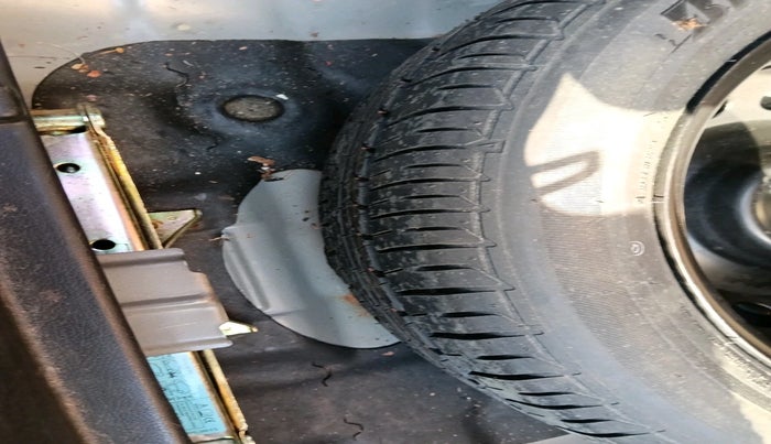 2015 Hyundai Verna FLUIDIC 1.6 CRDI SX 4S, Diesel, Manual, 40,210 km, tyre