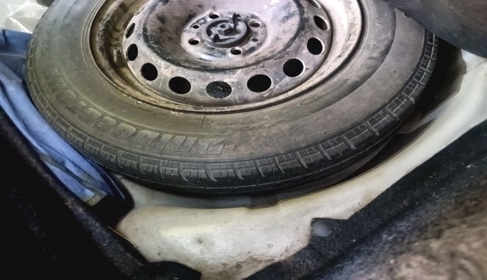 2011 Fiat Grand Punto Emotion 1.3, Diesel, Manual, 1 km, tyre