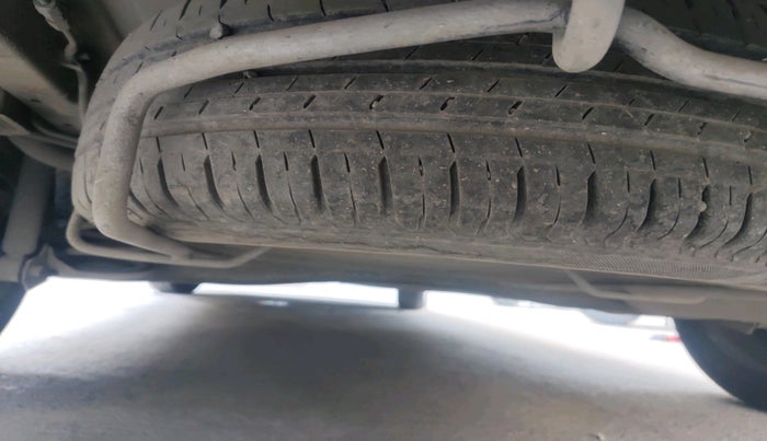 2021 Maruti Ertiga VXI CNG, Petrol, Manual, 94,306 km, tyre