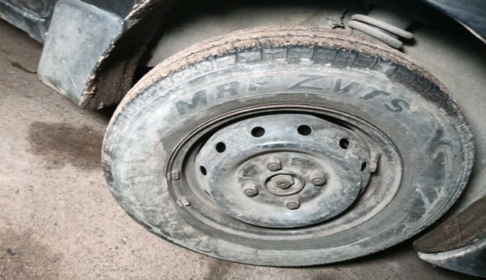 2014 Maruti Alto 800 LXI CNG, Petrol, Manual, 1,17,032 km, tyre