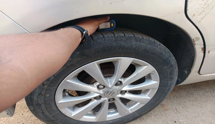 2014 Maruti Ertiga VDI, Diesel, Manual, 1,94,726 km, tyre