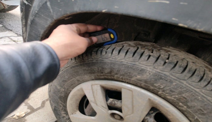 2017 Renault Kwid RXL, Petrol, Manual, 47,682 km, tyre