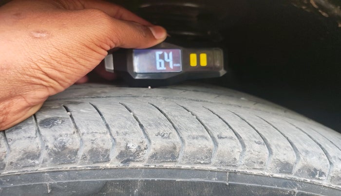 2025 MG Windsor EV Essence, Electric, Automatic, 14,711 km, tyre