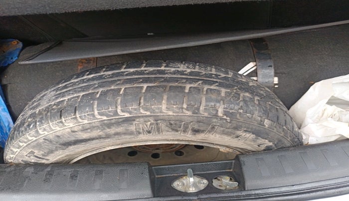 2016 Maruti Swift VXI, Petrol, Manual, 77,632 km, tyre