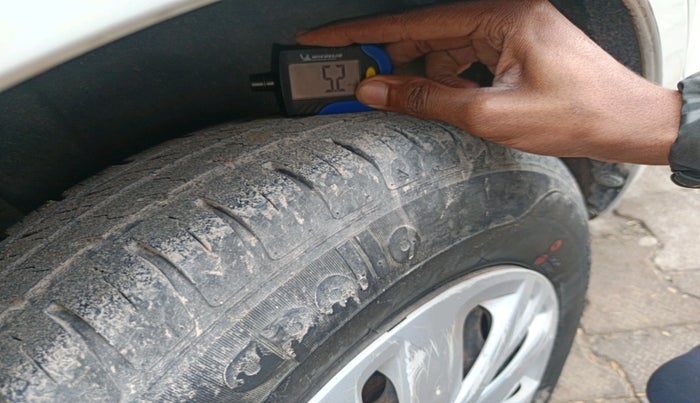 2016 Maruti Swift VXI, Petrol, Manual, 77,632 km, tyre