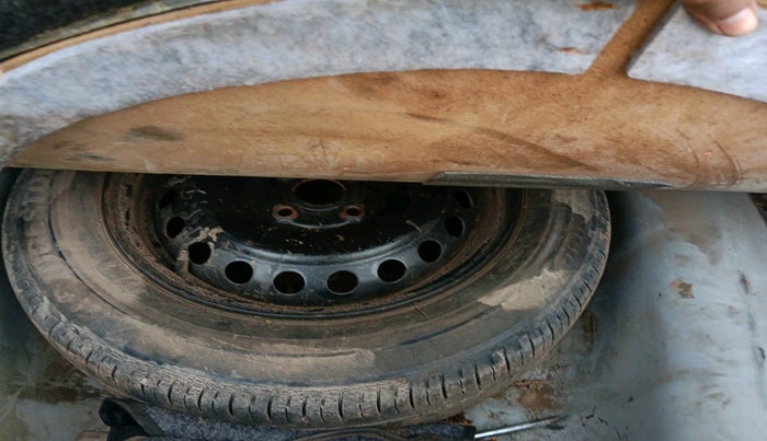 2017 Hyundai Verna 1.6 CRDI SX + AT, Diesel, Automatic, 1,04,893 km, tyre