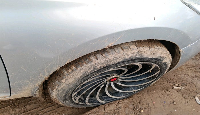 2017 Hyundai Verna 1.6 CRDI SX + AT, Diesel, Automatic, 1,04,893 km, tyre