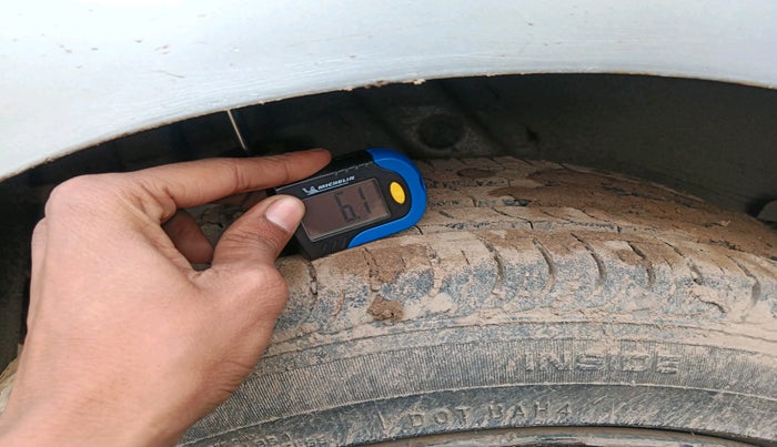 2017 Hyundai Verna 1.6 CRDI SX + AT, Diesel, Automatic, 1,04,893 km, tyre