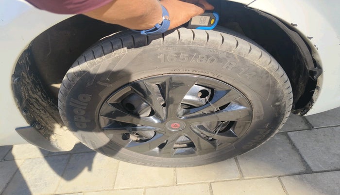 2015 Maruti Swift Dzire VDI, Diesel, Manual, 1,03,495 km, tyre