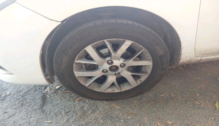 2015 Nissan Sunny XV DIESEL, Diesel, Manual, 97,969 km, tyre