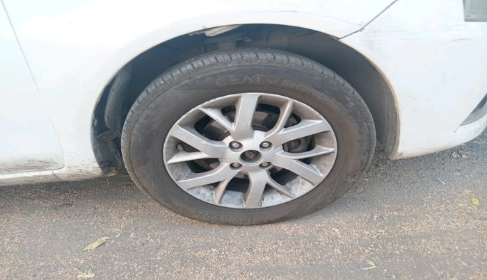 2015 Nissan Sunny XV DIESEL, Diesel, Manual, 97,969 km, tyre