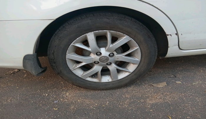 2015 Nissan Sunny XV DIESEL, Diesel, Manual, 97,969 km, tyre