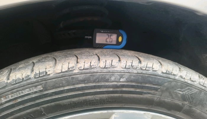 2015 Volkswagen Vento HIGHLINE DIESEL 1.5, Diesel, Manual, 1,41,433 km, tyre