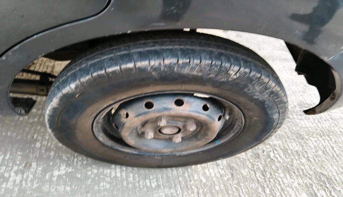 2014 Maruti Alto 800 LXI CNG, Petrol, Manual, 1,03,821 km, tyre