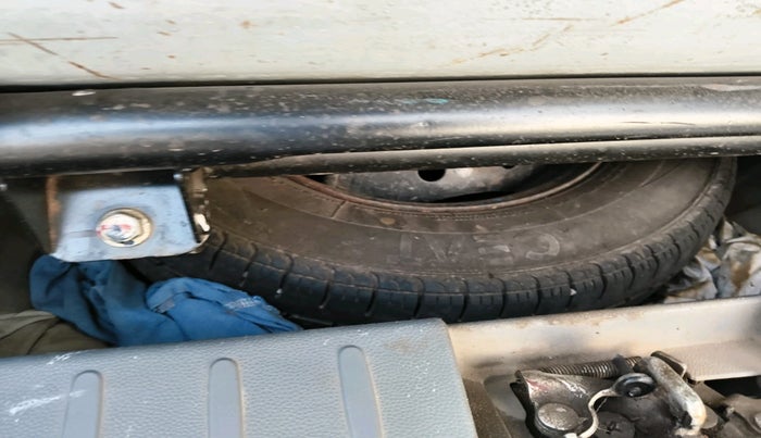 2014 Maruti Alto 800 LXI CNG, Petrol, Manual, 1,03,821 km, tyre