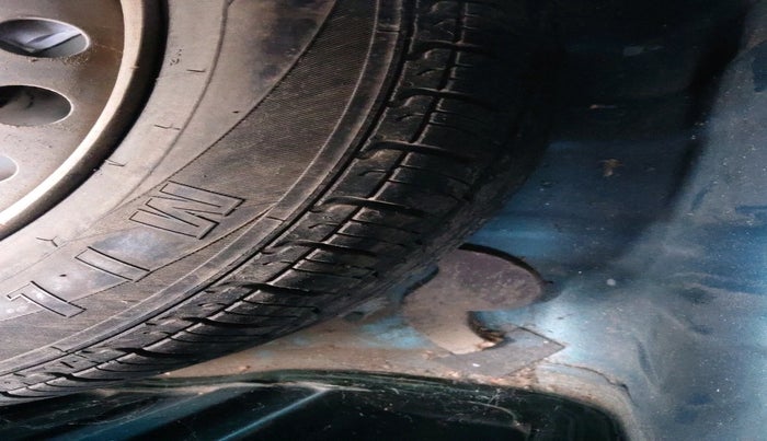 2020 Renault Kwid RXL 1.0, Petrol, Manual, 50,106 km, tyre