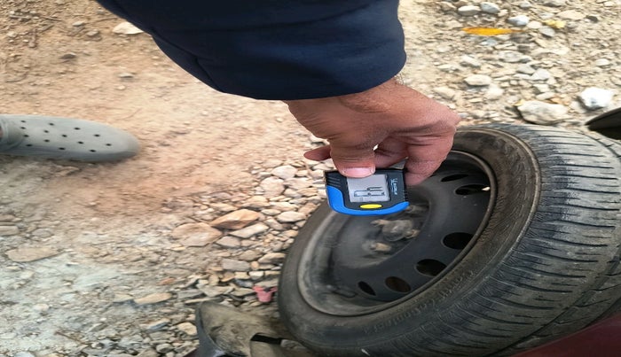 2017 Mahindra E2O T6, Electric, Automatic, 63,942 km, tyre