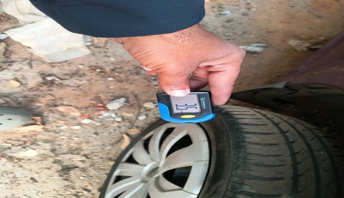 2017 Mahindra E2O T6, Electric, Automatic, 63,942 km, tyre