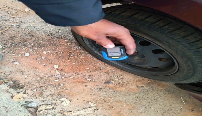 2017 Mahindra E2O T6, Electric, Automatic, 63,942 km, tyre