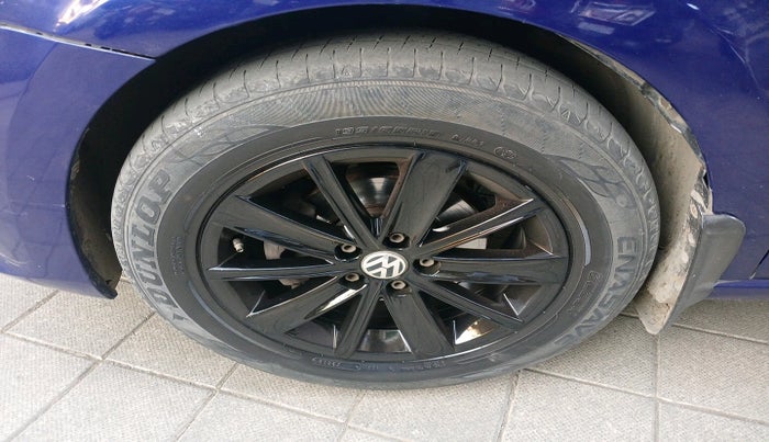 2016 Volkswagen Vento HIGHLINE DIESEL 1.5, Diesel, Manual, 80,745 km, tyre