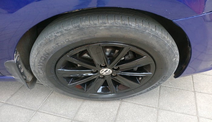 2016 Volkswagen Vento HIGHLINE DIESEL 1.5, Diesel, Manual, 80,745 km, tyre