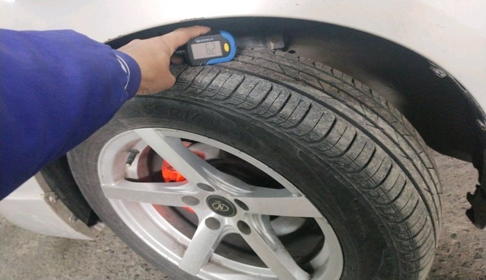 2017 Maruti Ertiga VXI, Petrol, Manual, 1,25,365 km, tyre