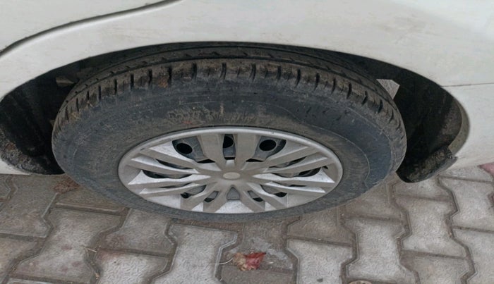 2021 Maruti Dzire VXI, Petrol, Manual, 74,865 km, tyre