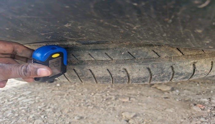 2013 Chevrolet Enjoy 1.3 LS 7 STR, Diesel, Manual, 1,63,532 km, tyre