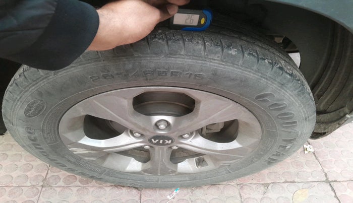 2019 KIA SELTOS HTK PLUS AT 1.5 DIESEL, Diesel, Automatic, 1,18,913 km, tyre