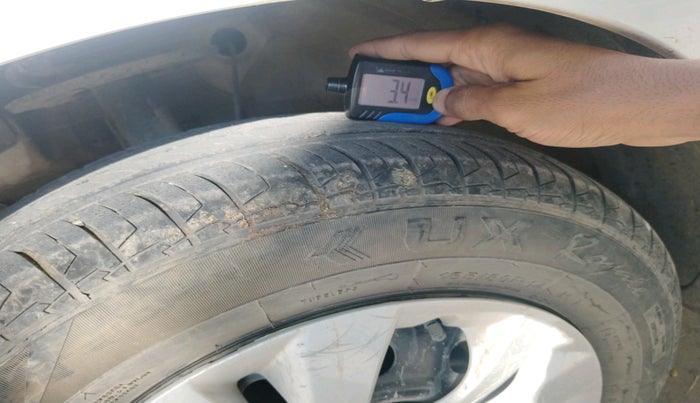 2023 Maruti Swift VXI, Petrol, Manual, 35,442 km, tyre