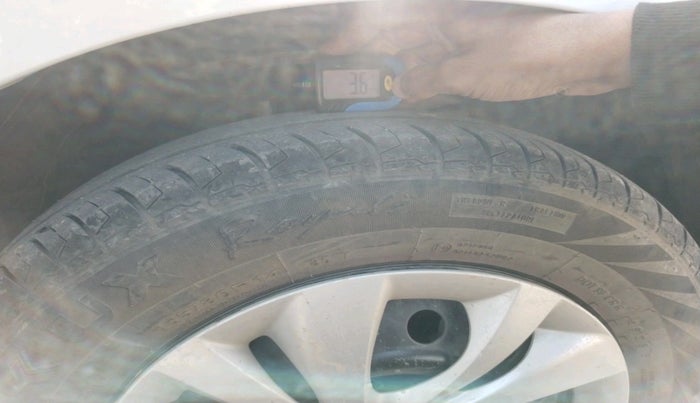 2023 Maruti Swift VXI, Petrol, Manual, 35,442 km, tyre