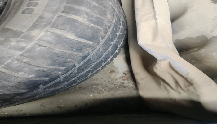 2016 Maruti Vitara Brezza ZDI, Diesel, Manual, 1,59,298 km, tyre