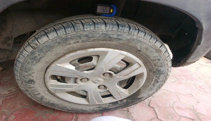 2017 Renault Kwid RXT 0.8, Petrol, Manual, 66,249 km, tyre