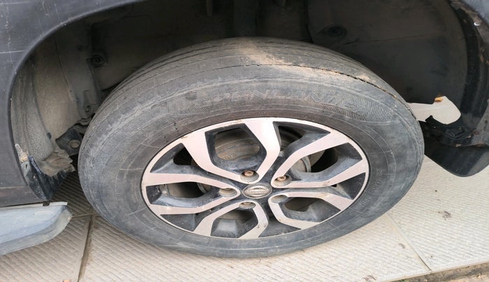 2015 Nissan Terrano XL D PLUS, Diesel, Manual, 1,04,631 km, tyre