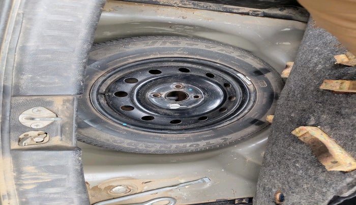 2017 Maruti Swift VXI, Petrol, Manual, 87,210 km, tyre