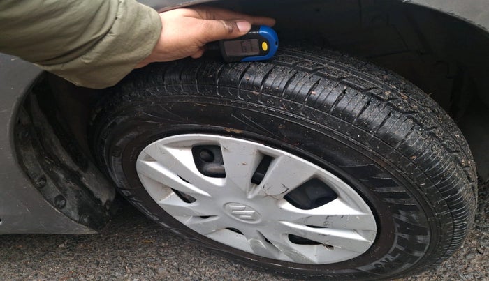 2014 Maruti Swift Dzire VXI, Petrol, Manual, 1,13,645 km, tyre