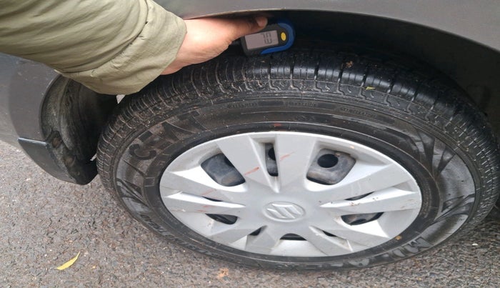 2014 Maruti Swift Dzire VXI, Petrol, Manual, 1,13,645 km, tyre