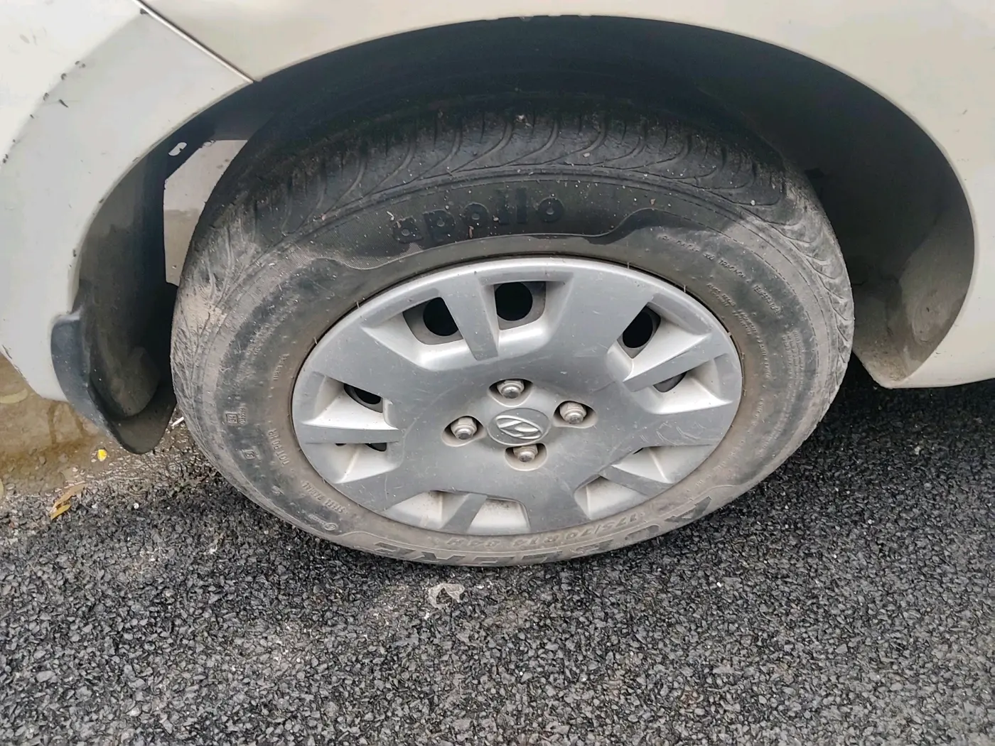 2012 Hyundai i20 MAGNA 1.2, Petrol, Manual, 32,524 km, tyre