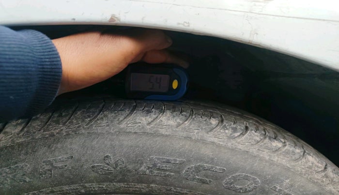 2012 Maruti Swift VXI, Petrol, Manual, 69,955 km, tyre