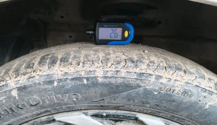 2018 Maruti Ertiga LXI, Petrol, Manual, 91,556 km, tyre