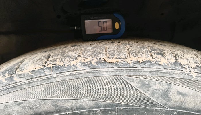 2018 Maruti Ertiga LXI, Petrol, Manual, 91,556 km, tyre