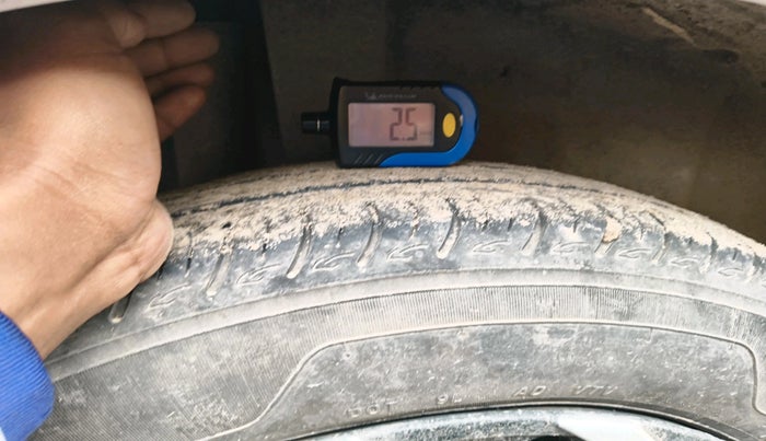 2018 Maruti Ertiga LXI, Petrol, Manual, 91,556 km, tyre