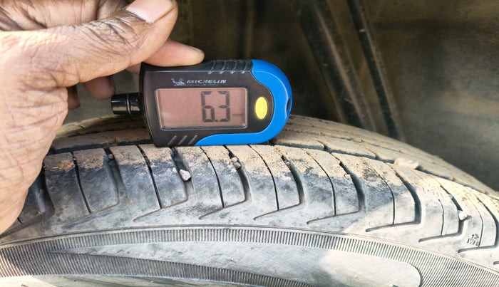 2016 Renault Kwid RXT 0.8, Petrol, Manual, 49,842 km, tyre