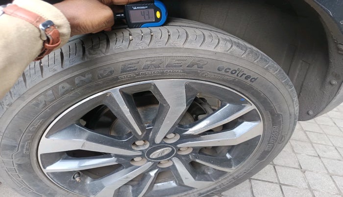 2021 Mahindra XUV300 W8 (O) 1.2 PETROL AMT, Petrol, Automatic, 32,638 km, tyre