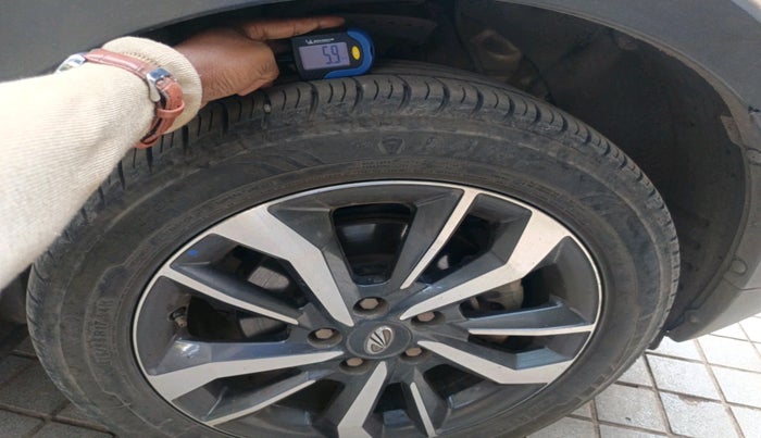 2021 Mahindra XUV300 W8 (O) 1.2 PETROL AMT, Petrol, Automatic, 32,638 km, tyre