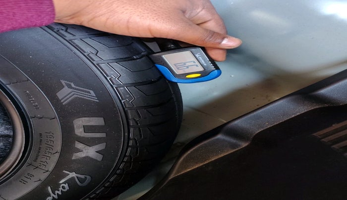 2025 KIA SYROS HTK 1.0 Turbo 6MT, Petrol, Manual, 2,507 km, tyre