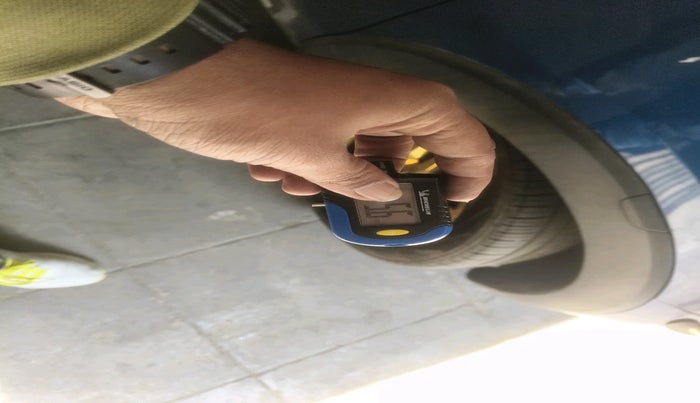 2022 Renault TRIBER RXZ, Petrol, Manual, 17,033 km, tyre