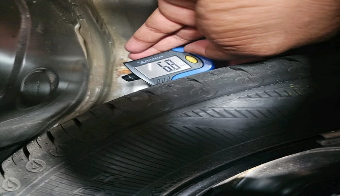 2021 Datsun Redi Go T(O) 1.0, Petrol, Manual, 46,057 km, tyre