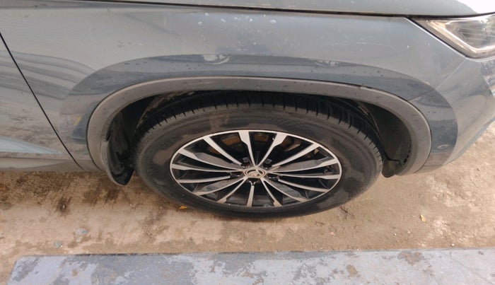 2018 Skoda Kodiaq STYLE 2.0 TDI 4X4 AT, Diesel, Automatic, 1,56,158 km, tyre