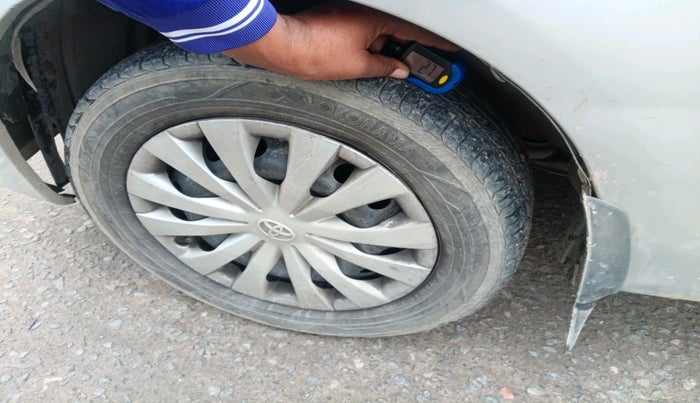 2011 Toyota Etios G, Petrol, Manual, 83,695 km, tyre